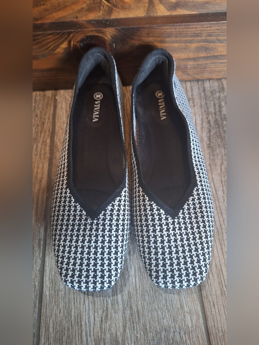 VIVAIA Black & White Houndstooth Slip-On Flats
